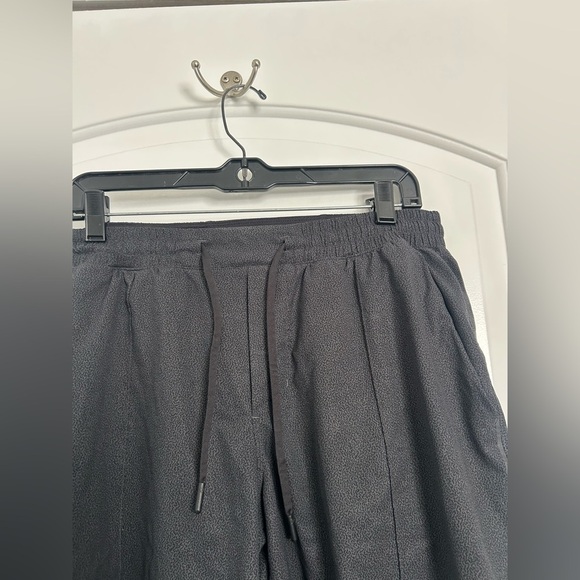 Lululemon Men's Black Casual Athletic Lightweight Shorts size large athleisure - Picture 5 of 11